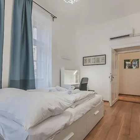 Appartamento Old Town Walkable Flat,kitchen, New Bathroom *