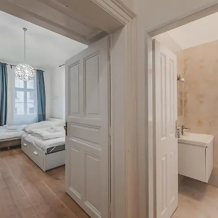 Appartamento Old Town Walkable Flat,kitchen, New Bathroom