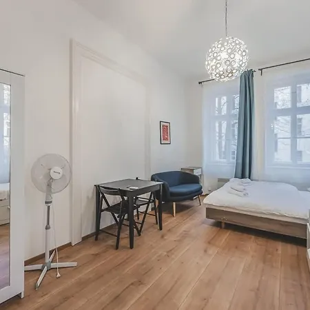 Old Town Walkable Flat,kitchen, New Bathroom *
